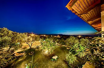 Artemis And Hotel Psarou (Zakynthos)